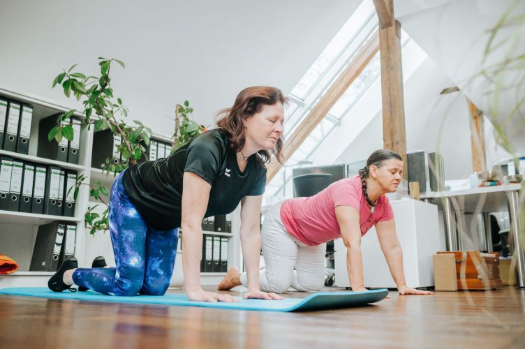 Yoga am Arbeitsplatz - Vierfüssler