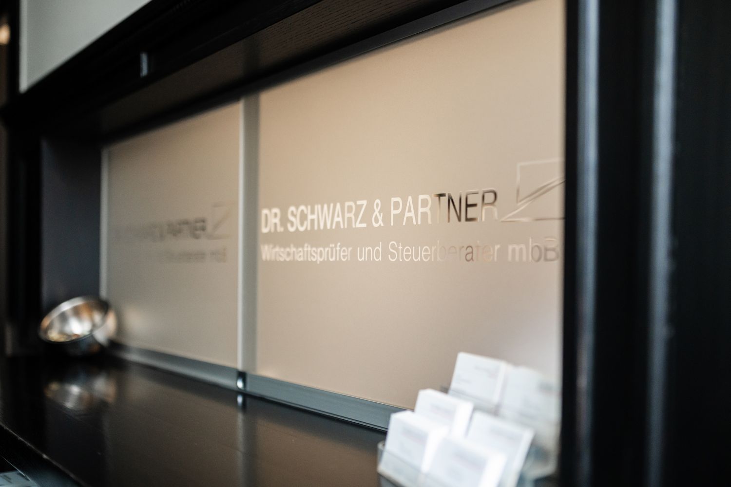 Dr. Schwarz & Partner - Türschild
