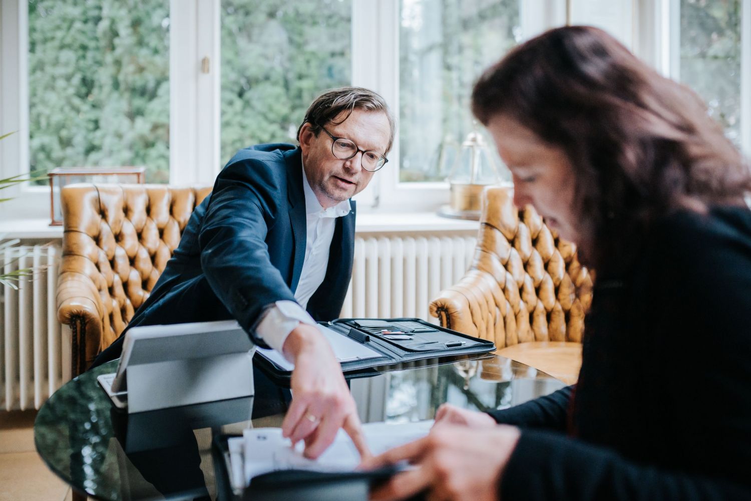 Dr. Schwarz bei der persönlichen Steuerberatung